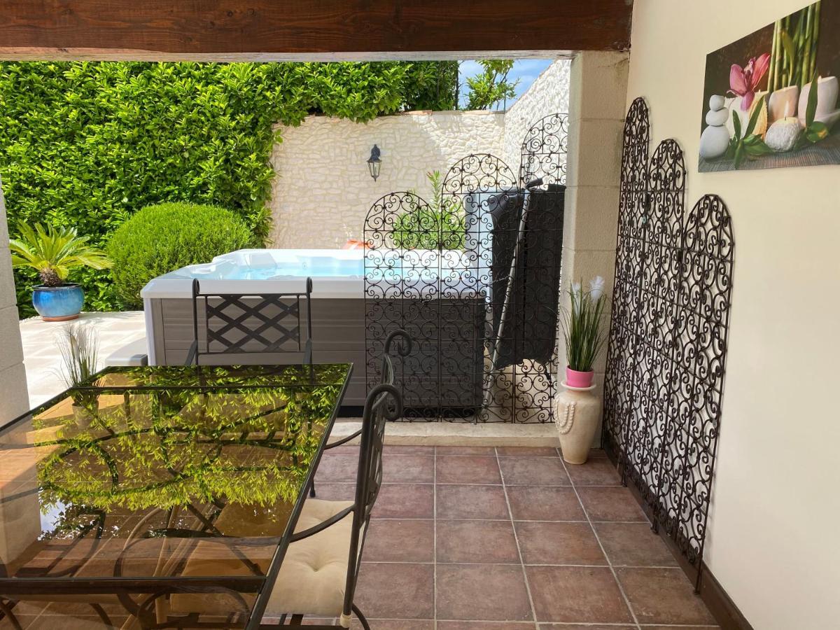 Saint-Rémy-de-Provence Mas Beau Soleil & Spa Cottages De Charme Avec Jacuzzi&Jardin Prives מראה חיצוני תמונה