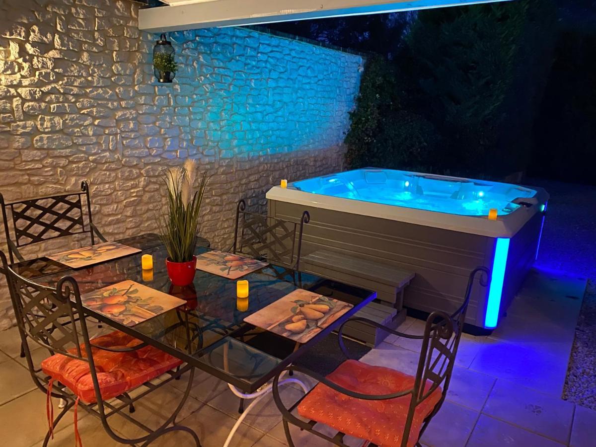 Saint-Rémy-de-Provence Mas Beau Soleil & Spa Cottages De Charme Avec Jacuzzi&Jardin Prives מראה חיצוני תמונה