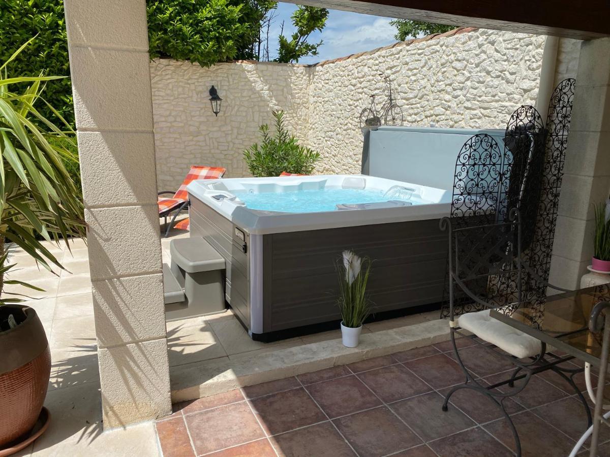 Saint-Rémy-de-Provence Mas Beau Soleil & Spa Cottages De Charme Avec Jacuzzi&Jardin Prives מראה חיצוני תמונה