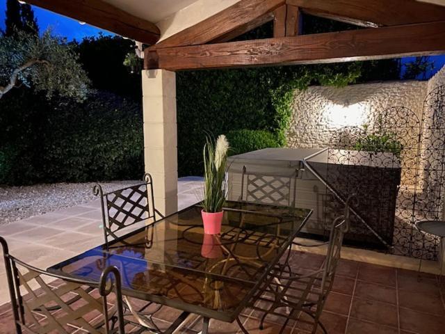 Saint-Rémy-de-Provence Mas Beau Soleil & Spa Cottages De Charme Avec Jacuzzi&Jardin Prives מראה חיצוני תמונה
