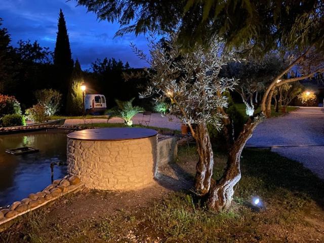 Saint-Rémy-de-Provence Mas Beau Soleil & Spa Cottages De Charme Avec Jacuzzi&Jardin Prives מראה חיצוני תמונה