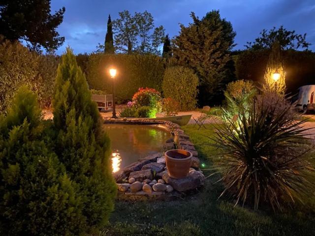 Saint-Rémy-de-Provence Mas Beau Soleil & Spa Cottages De Charme Avec Jacuzzi&Jardin Prives מראה חיצוני תמונה