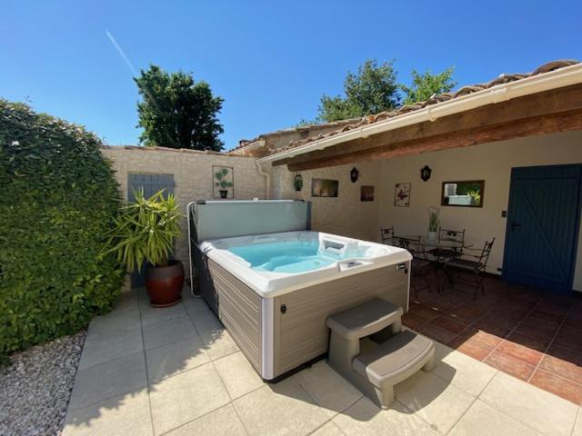 Saint-Rémy-de-Provence Mas Beau Soleil & Spa Cottages De Charme Avec Jacuzzi&Jardin Prives מראה חיצוני תמונה