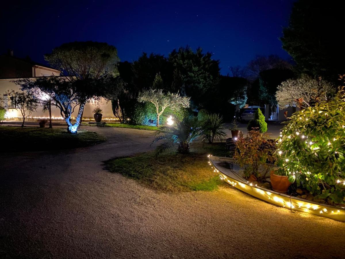 Saint-Rémy-de-Provence Mas Beau Soleil & Spa Cottages De Charme Avec Jacuzzi&Jardin Prives מראה חיצוני תמונה
